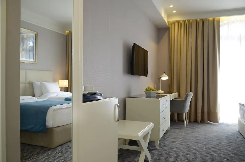 City Avenue Hotel Τυφλίδα